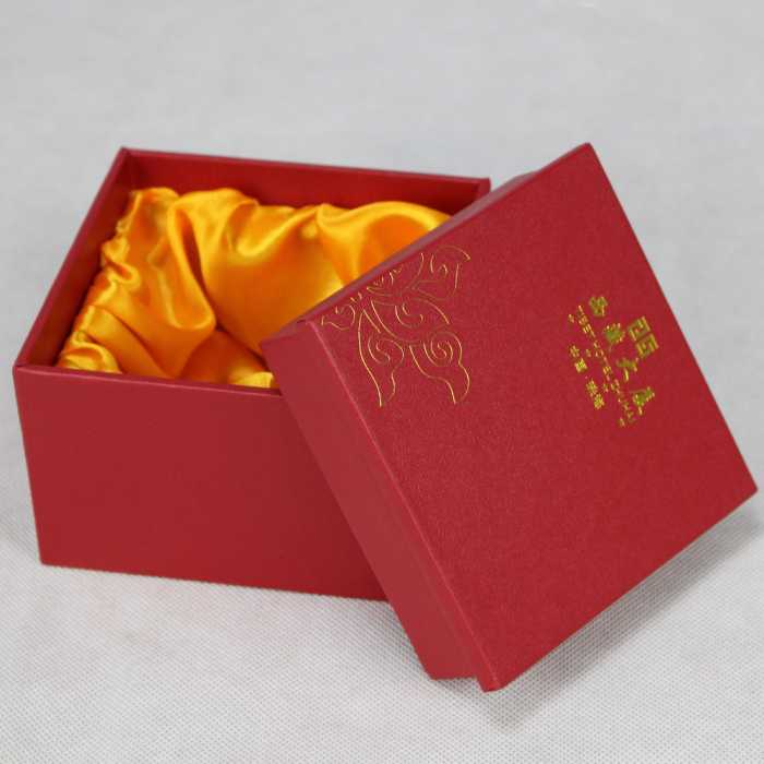 Read more about the article LUXURY GIFT BOXES WHOLESALE LUXURIOUS PACKAGING